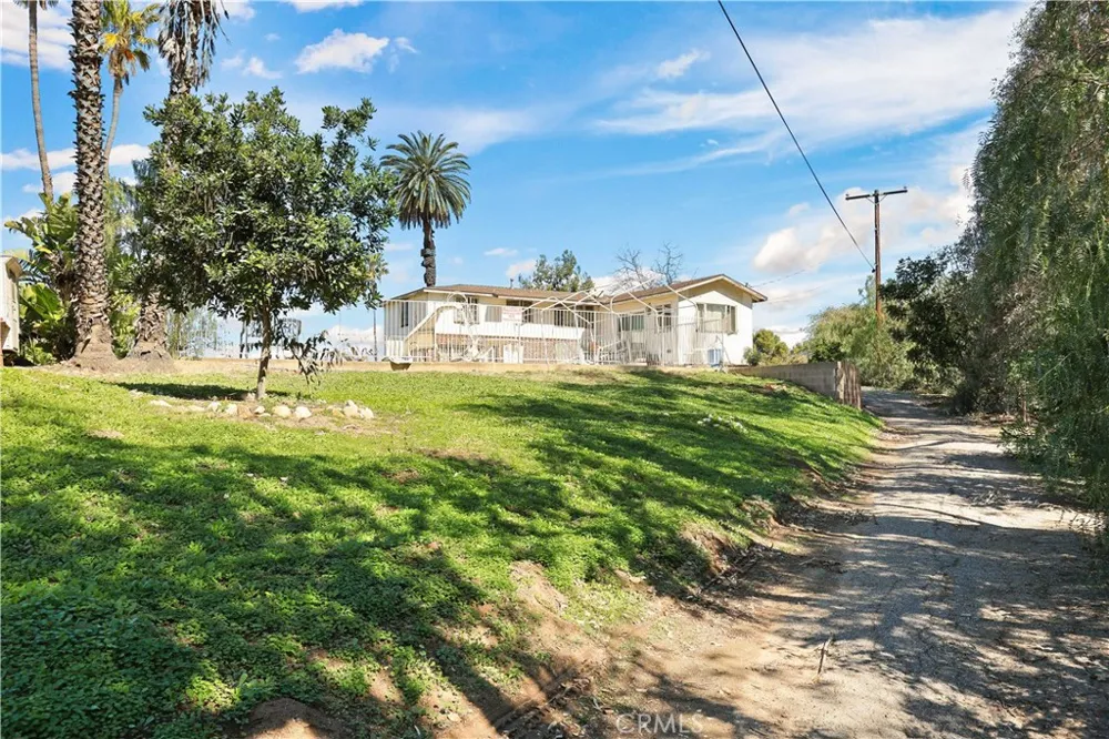 5231 Highland Yorba Linda, CA 92886