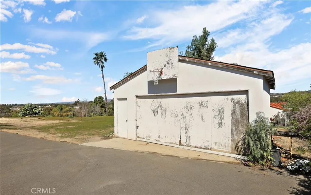 5231 Highland Yorba Linda, CA 92886