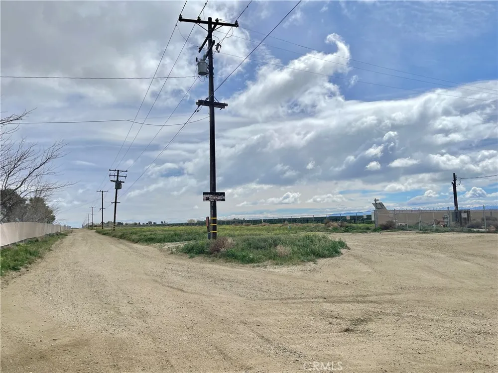 15981 Gaskell Road Rosamond, CA 93560