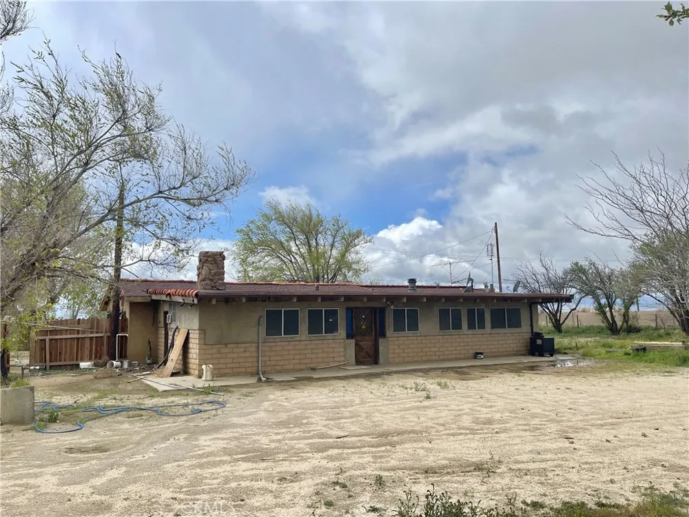15981 Gaskell Road Rosamond, CA 93560