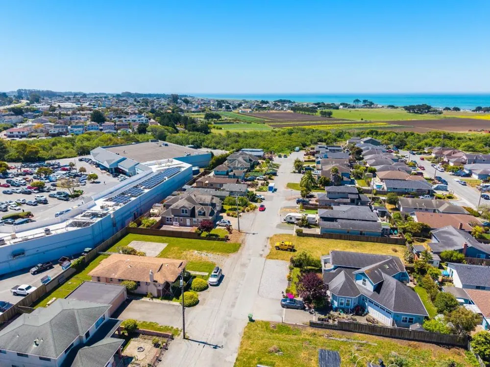 411 Belleville Half Moon Bay, CA 94019