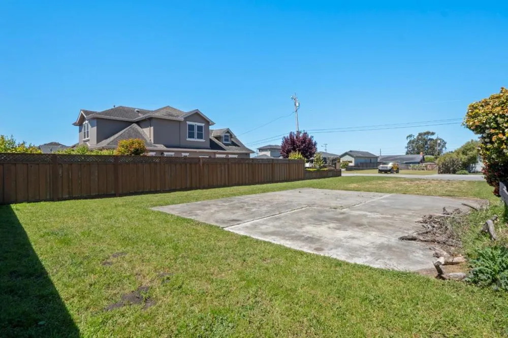 411 Belleville Half Moon Bay, CA 94019