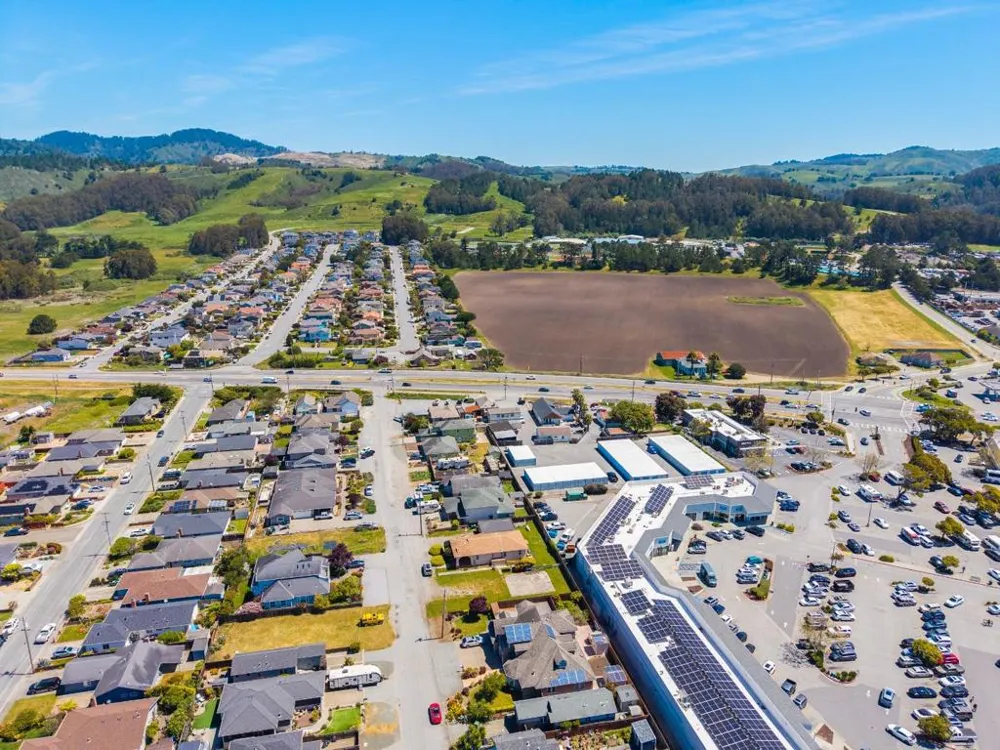 411 Belleville Half Moon Bay, CA 94019
