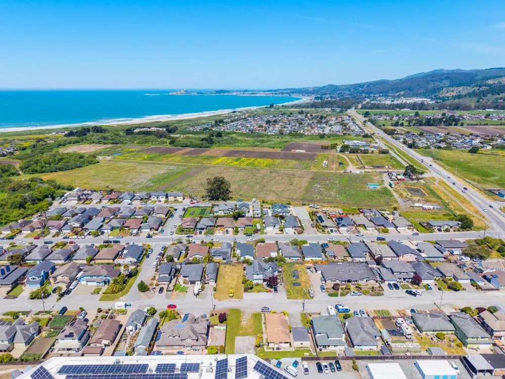 411 Belleville Half Moon Bay, CA 94019