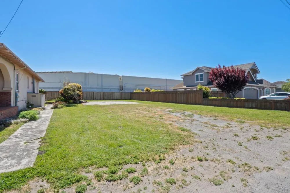 411 Belleville Half Moon Bay, CA 94019