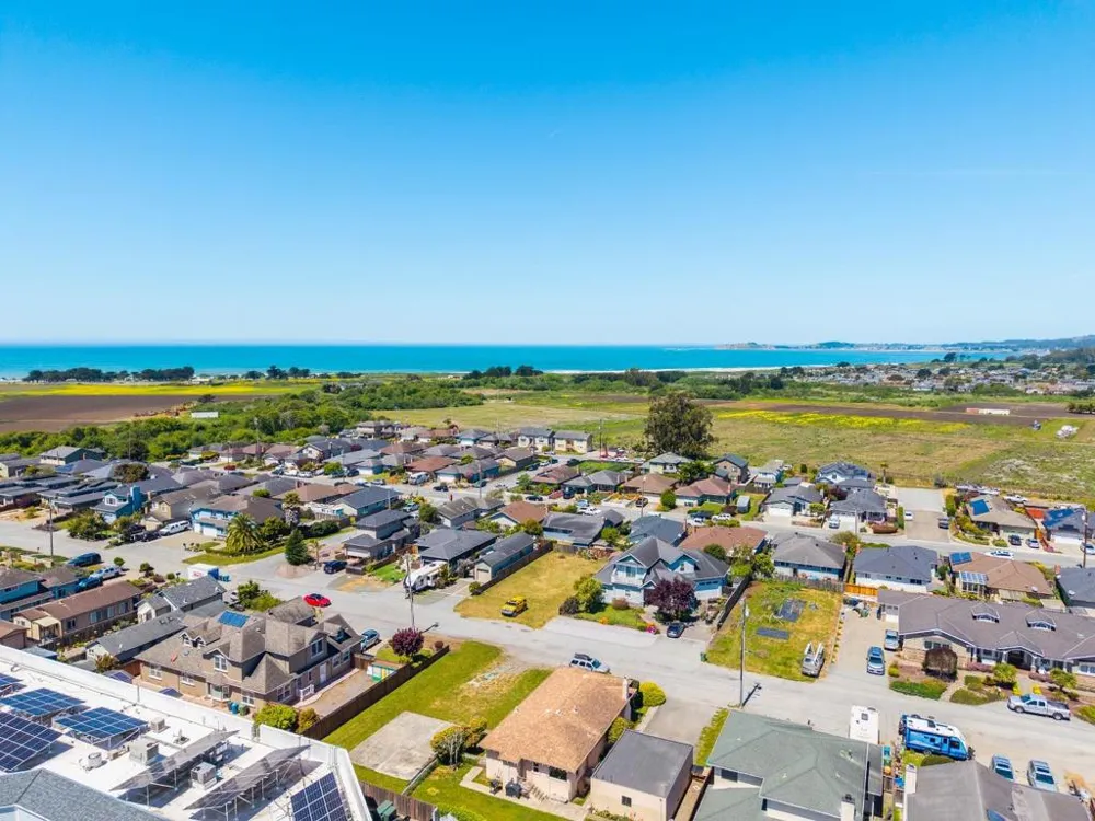 411 Belleville Half Moon Bay, CA 94019