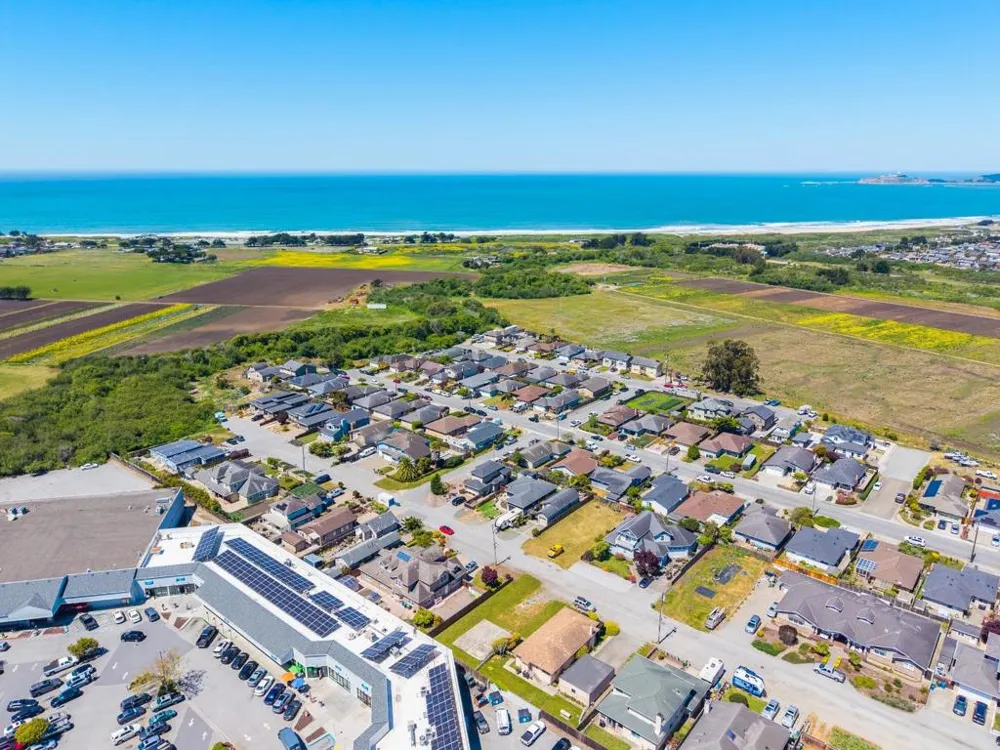 411 Belleville Half Moon Bay, CA 94019