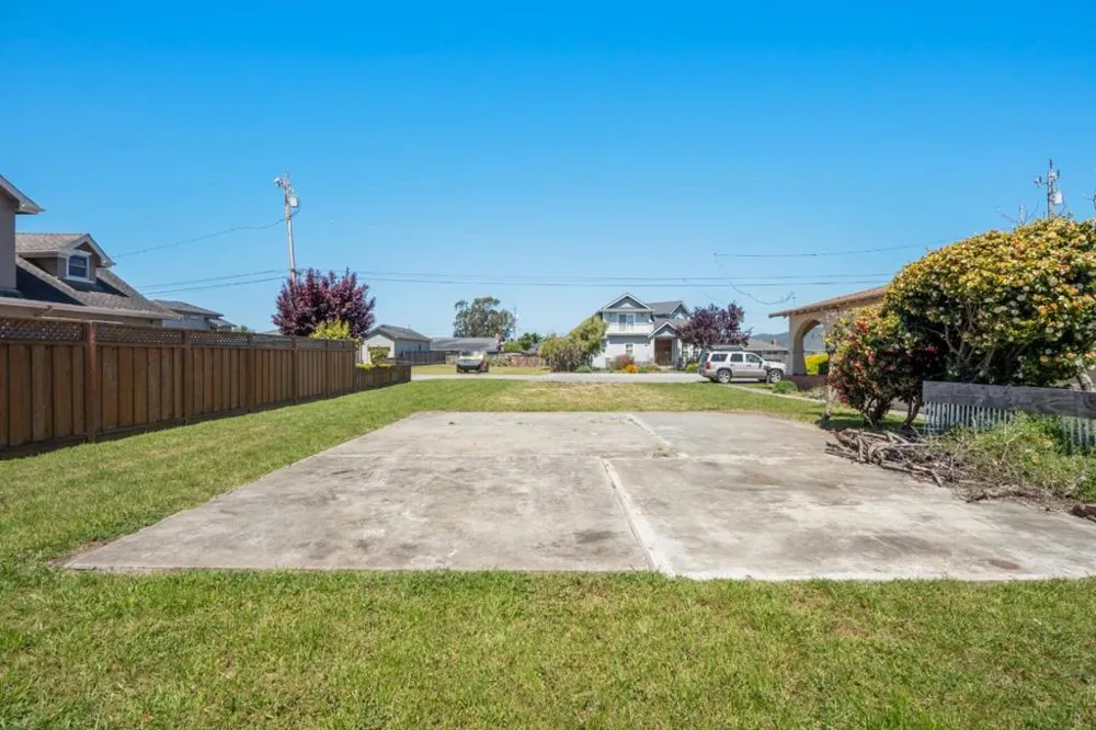 411 Belleville Half Moon Bay, CA 94019
