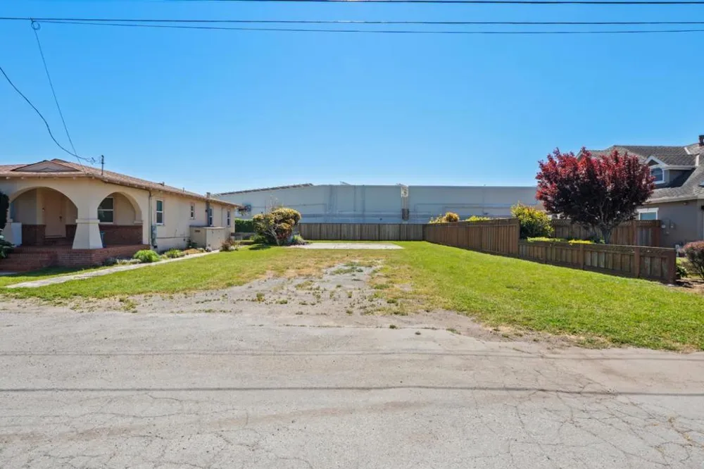 411 Belleville Half Moon Bay, CA 94019