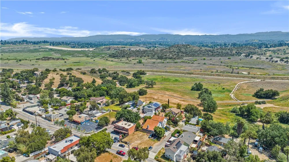 Lake Manor Chatsworth, CA 91311