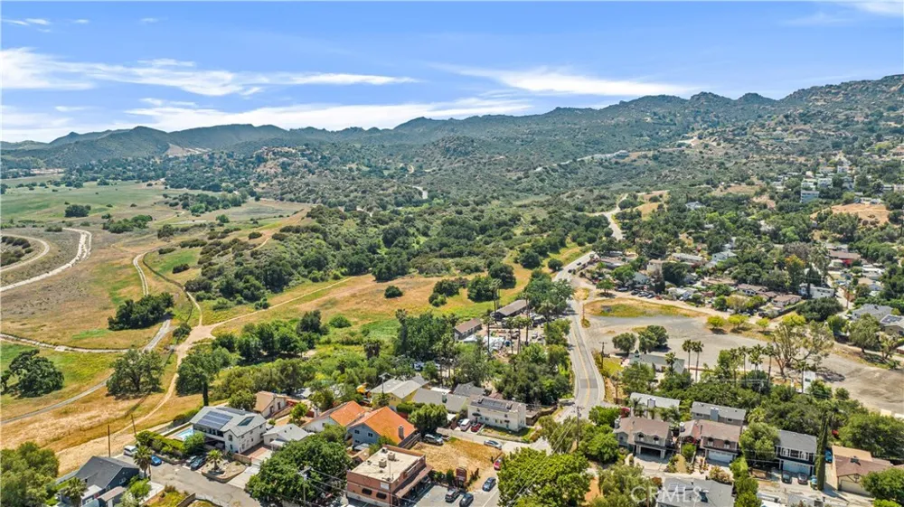 Lake Manor Chatsworth, CA 91311