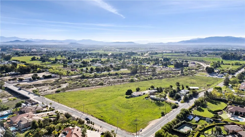 25070 Hayes Avenue Murrieta, CA 92562