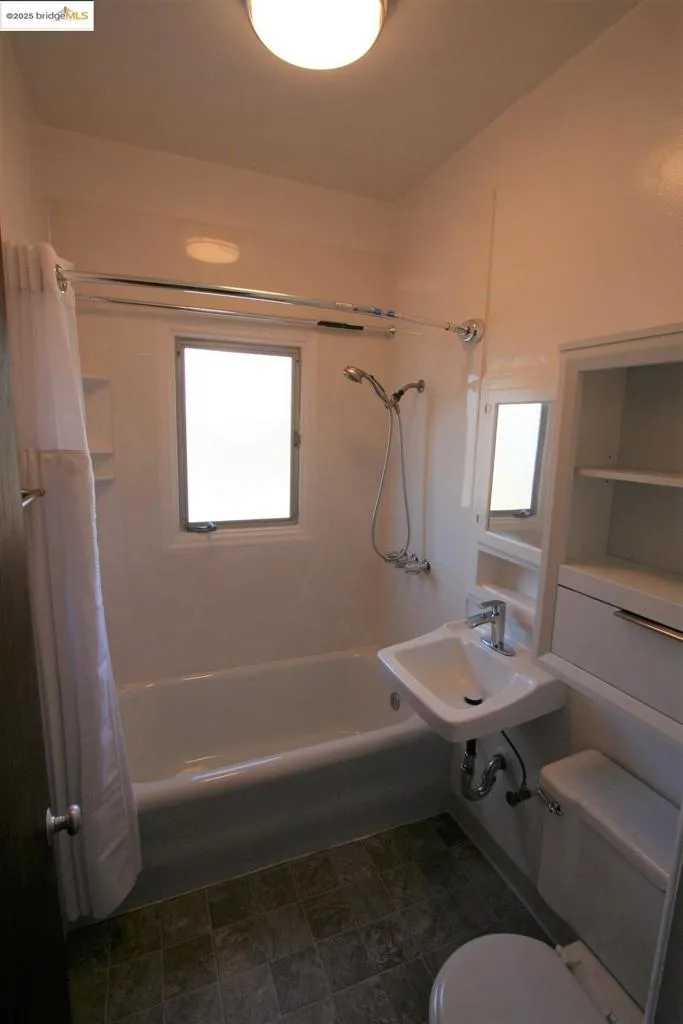 1458 E 33rd Street Oakland, CA 94602
