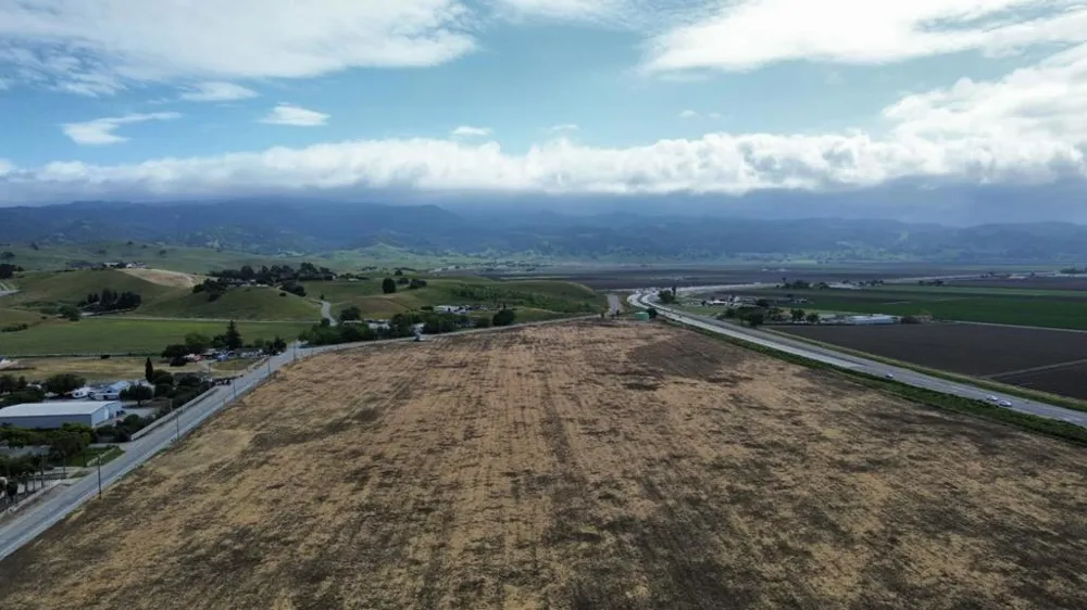 3510 San Juan Hollister Road Hollister, CA 95023