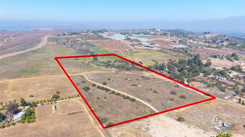 West of Rawhide Ln Riverside, CA 92504
