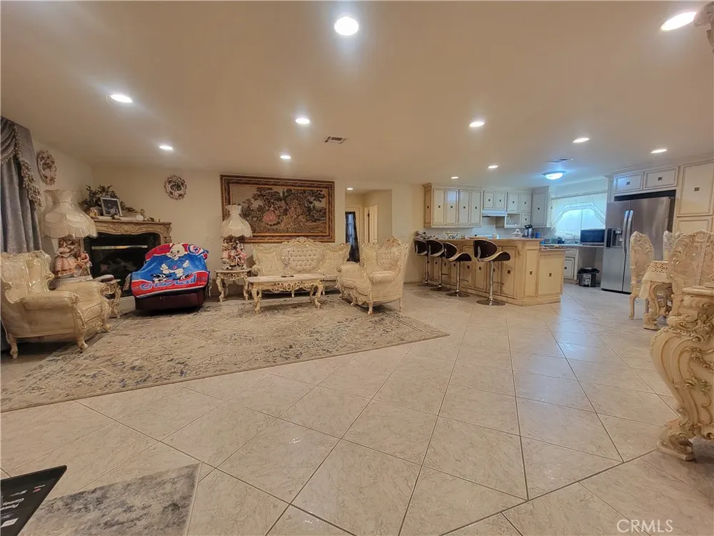 8009 Rose Street Paramount, CA 90723