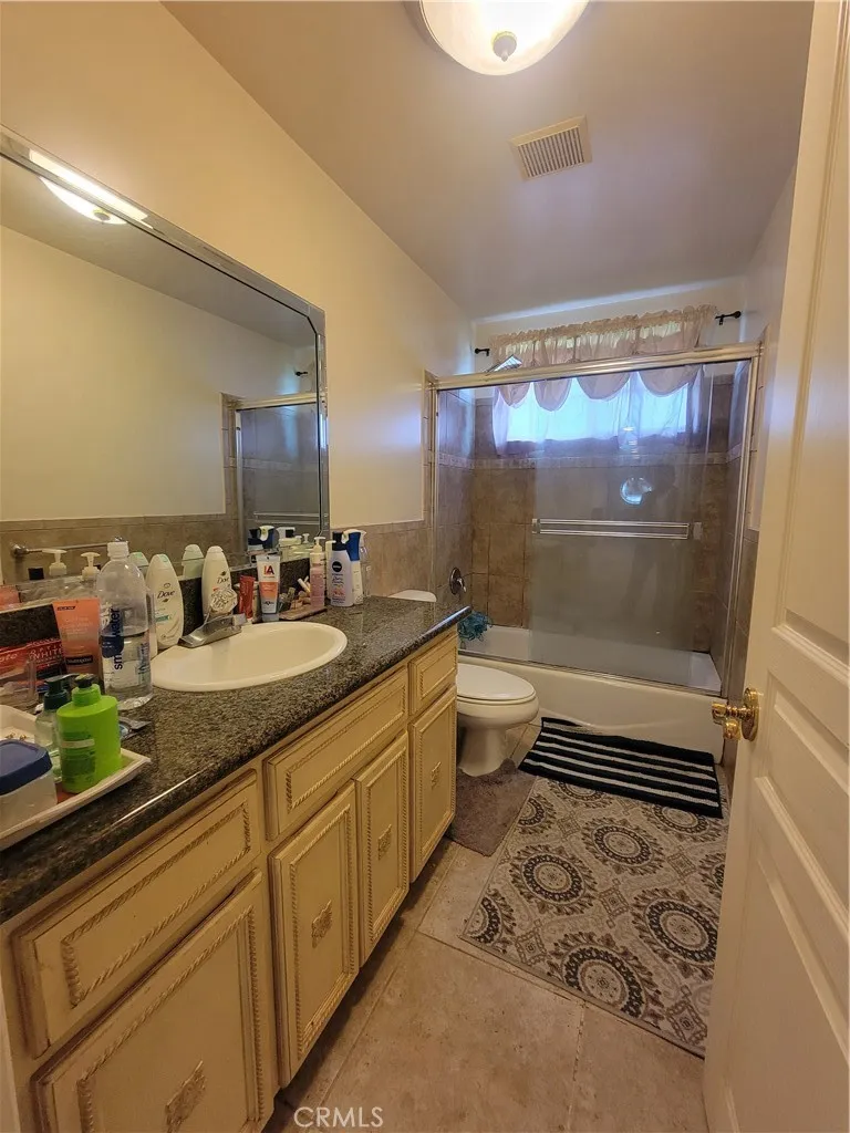 8009 Rose Street Paramount, CA 90723