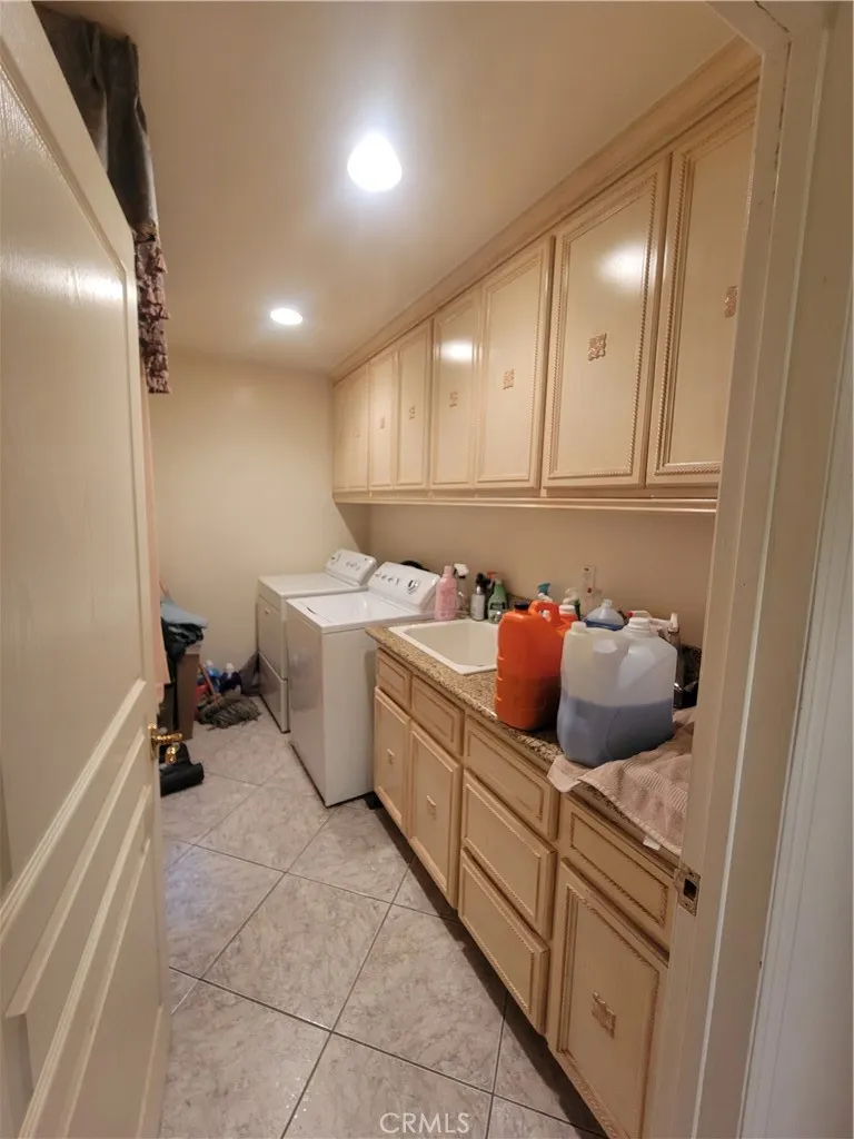 8009 Rose Street Paramount, CA 90723