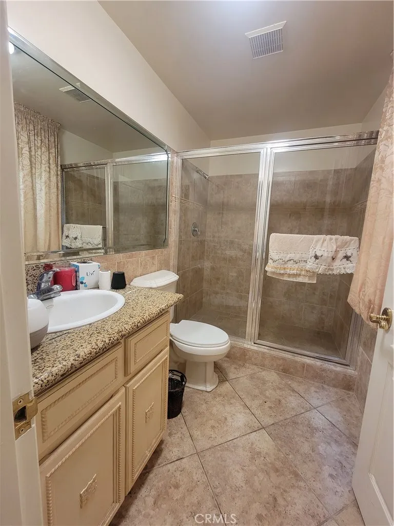 8009 Rose Street Paramount, CA 90723