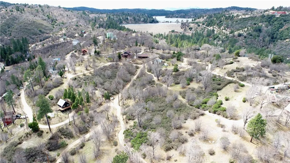 walnut Cedar Glen, CA 92321