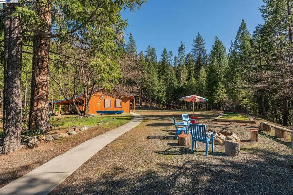 8341 East Side Rd Trinity Center, CA 96091