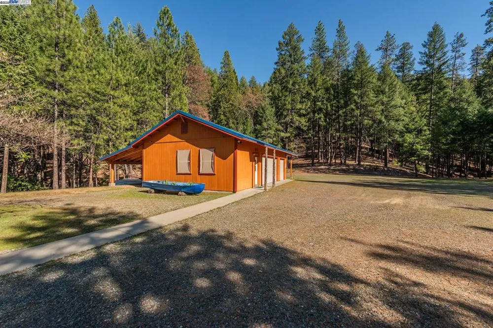 8341 East Side Rd Trinity Center, CA 96091