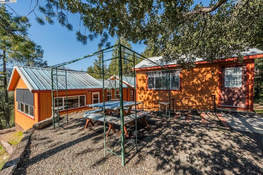 8341 East Side Rd Trinity Center, CA 96091