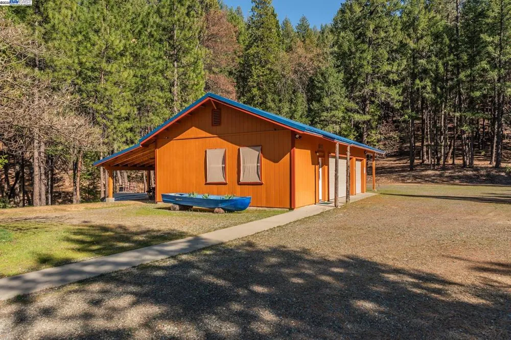 8341 East Side Rd Trinity Center, CA 96091