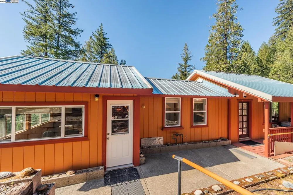 8341 East Side Rd Trinity Center, CA 96091