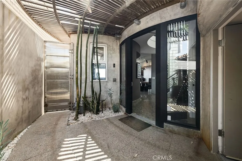2024 The Strand Hermosa Beach, CA 90254