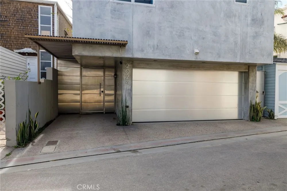 2024 The Strand Hermosa Beach, CA 90254