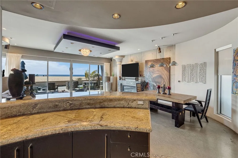 2024 The Strand Hermosa Beach, CA 90254