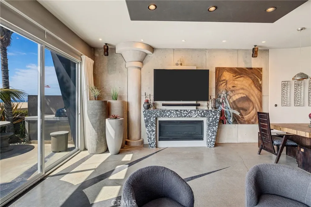 2024 The Strand Hermosa Beach, CA 90254