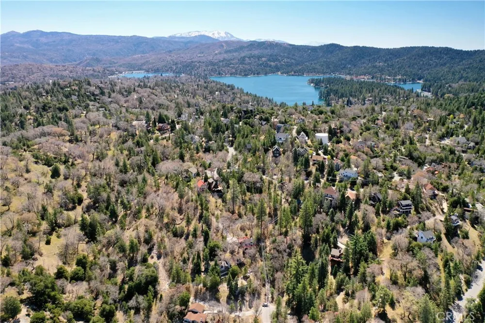 Yukon Drive Lake Arrowhead, CA 92352