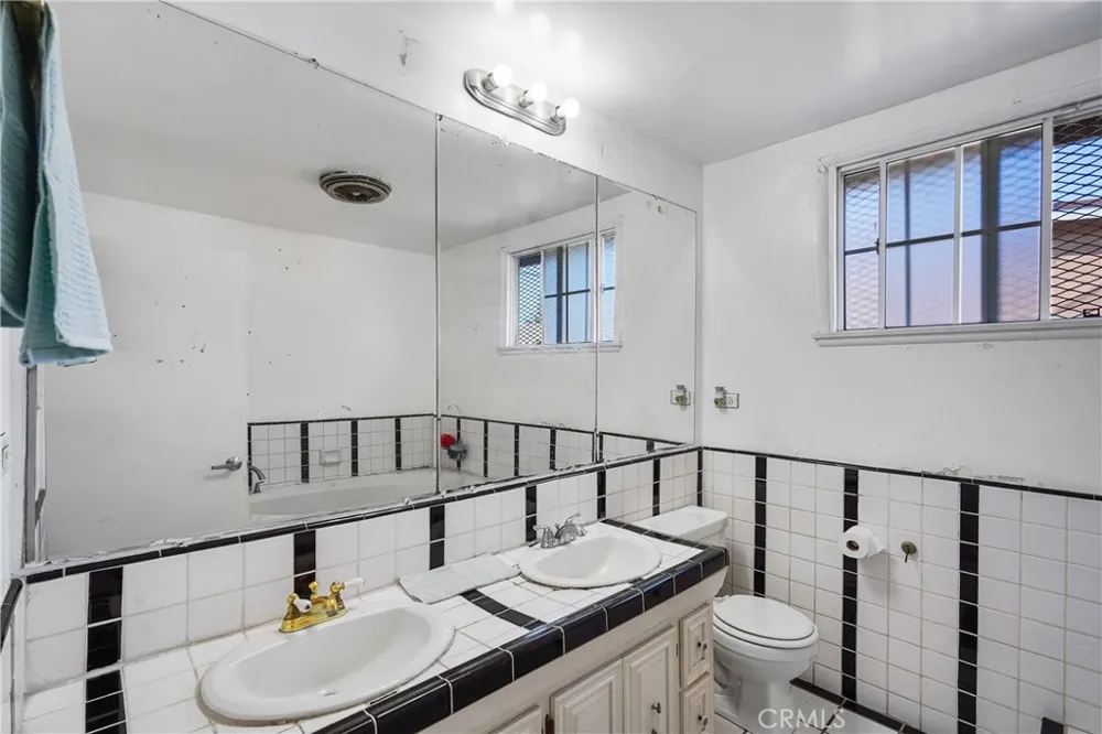 3938 Dalton Ave Los Angeles, CA 90062