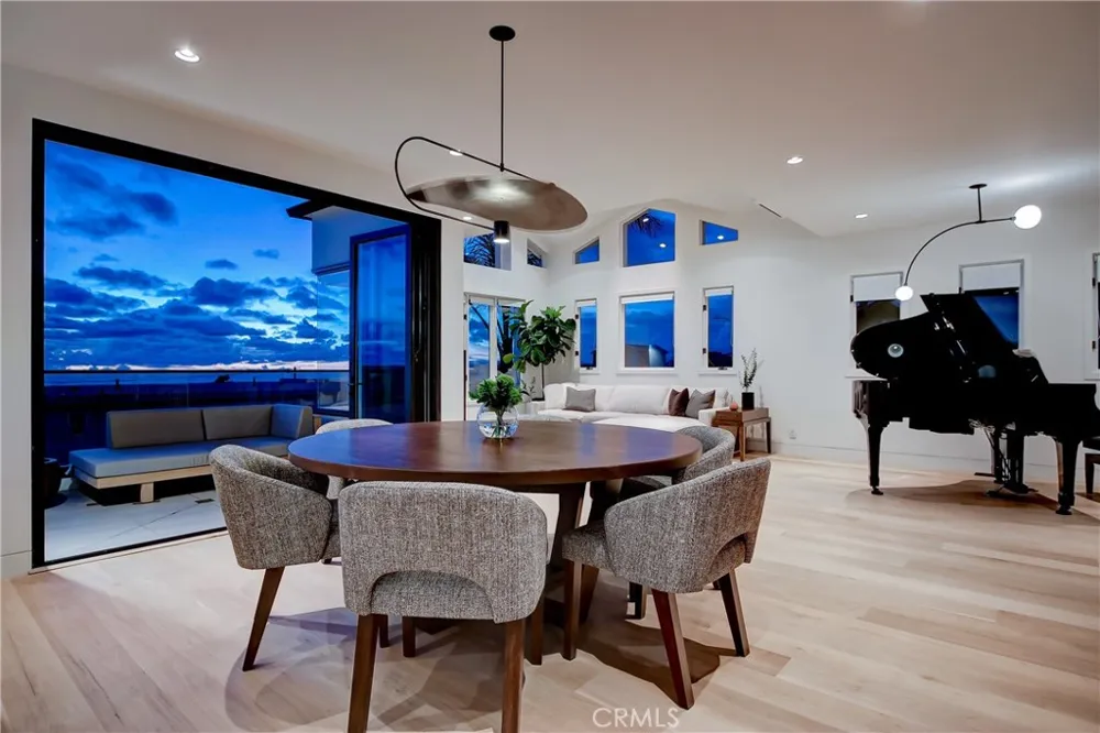 1712 Manhattan Avenue Hermosa Beach, CA 90254
