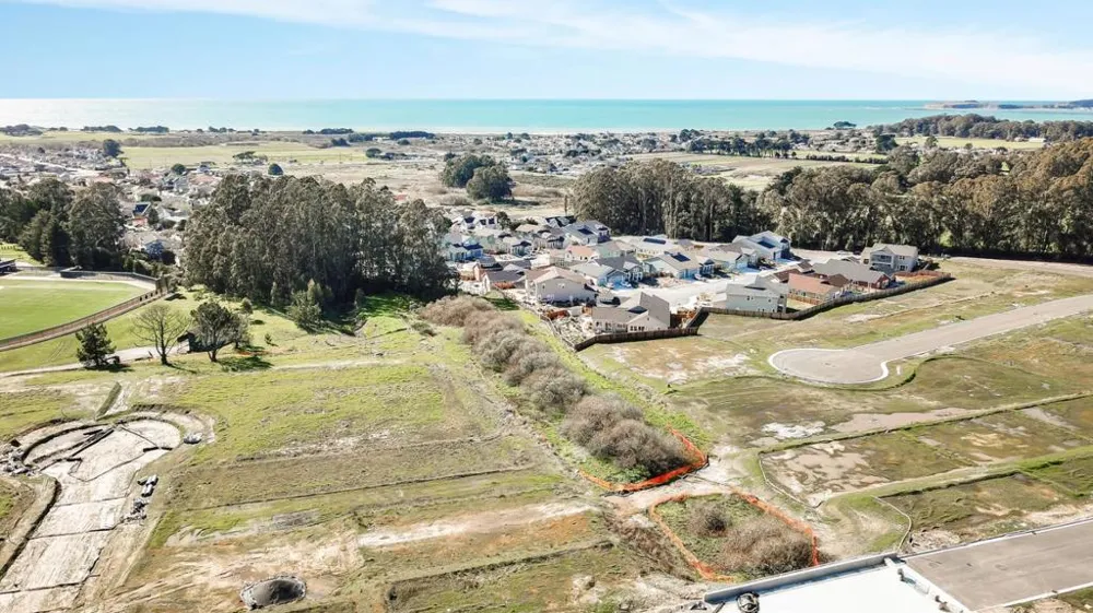 Upper Terrace Avenue Half Moon Bay, CA 94019
