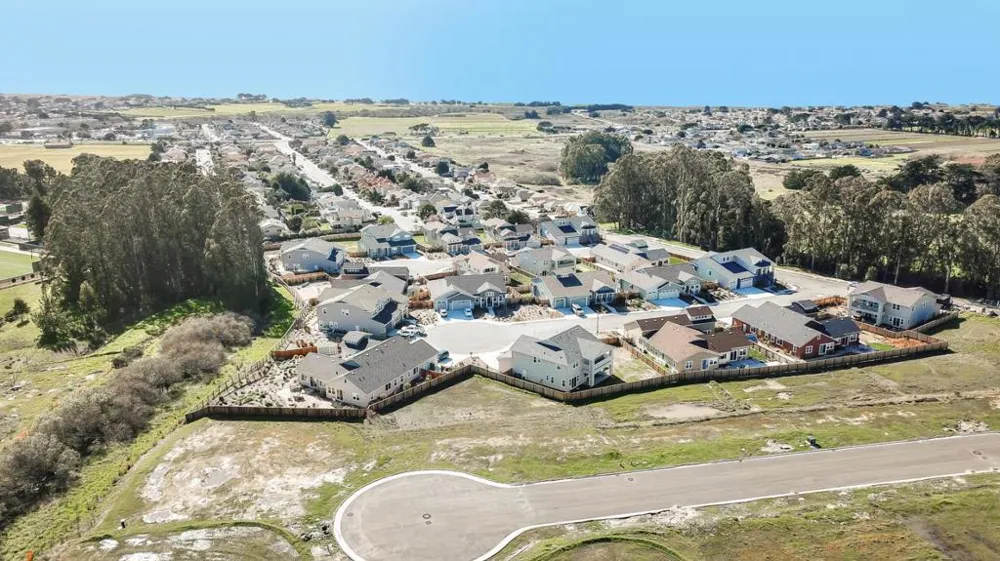 Upper Terrace Avenue Half Moon Bay, CA 94019