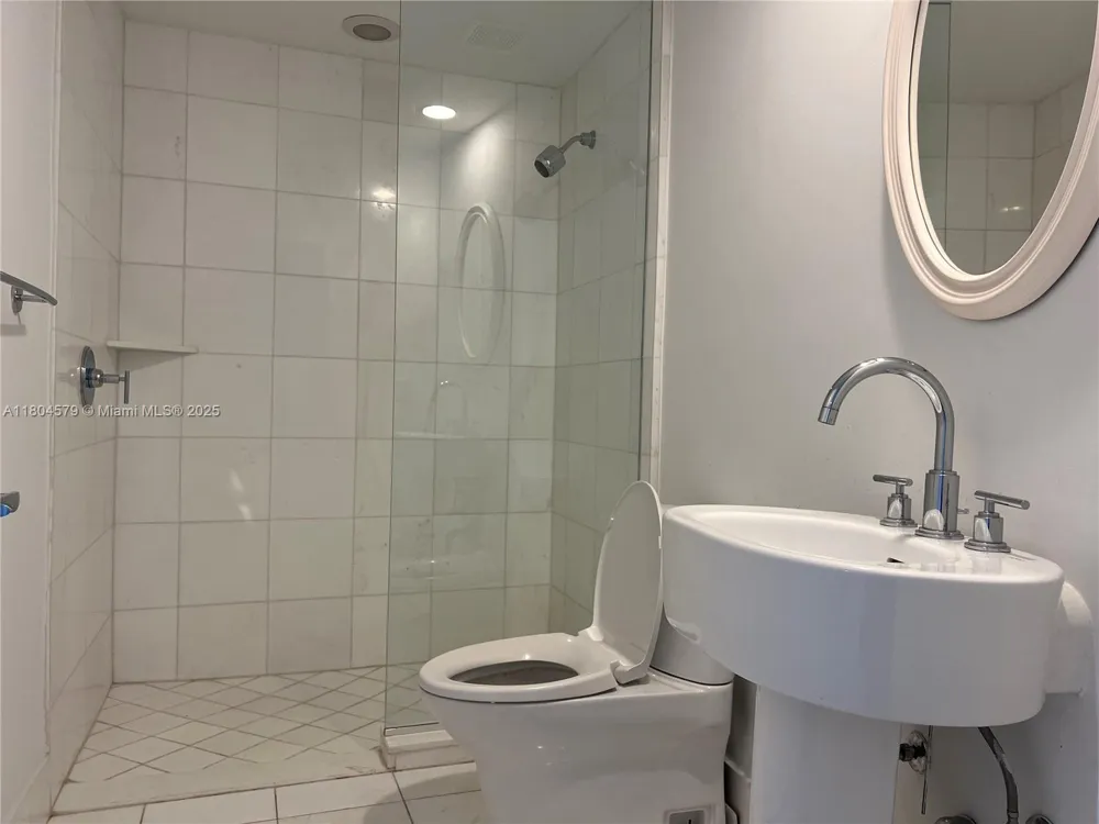 2950 NE 188th St #444 Aventura, FL 33180