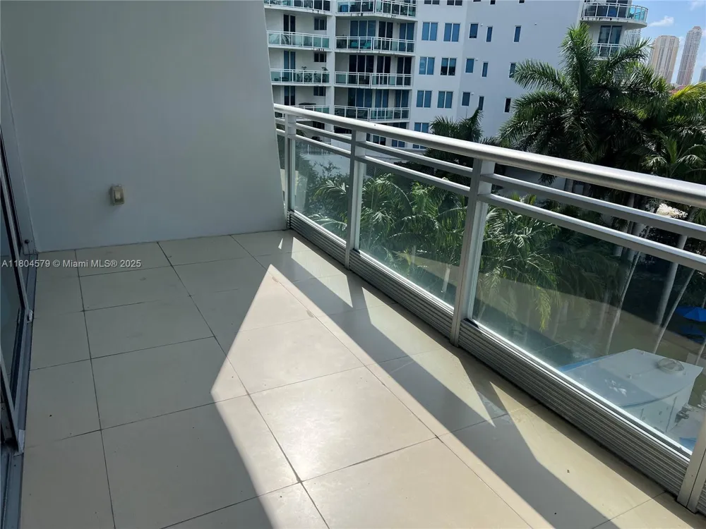 2950 NE 188th St #444 Aventura, FL 33180
