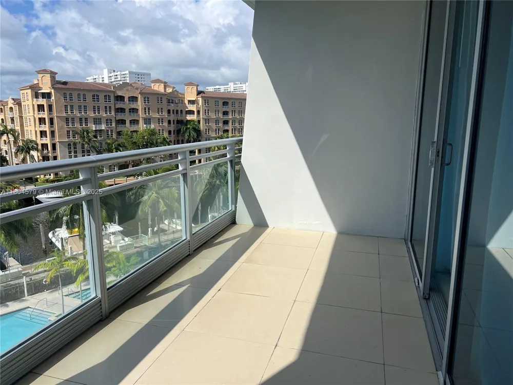 2950 NE 188th St #444 Aventura, FL 33180