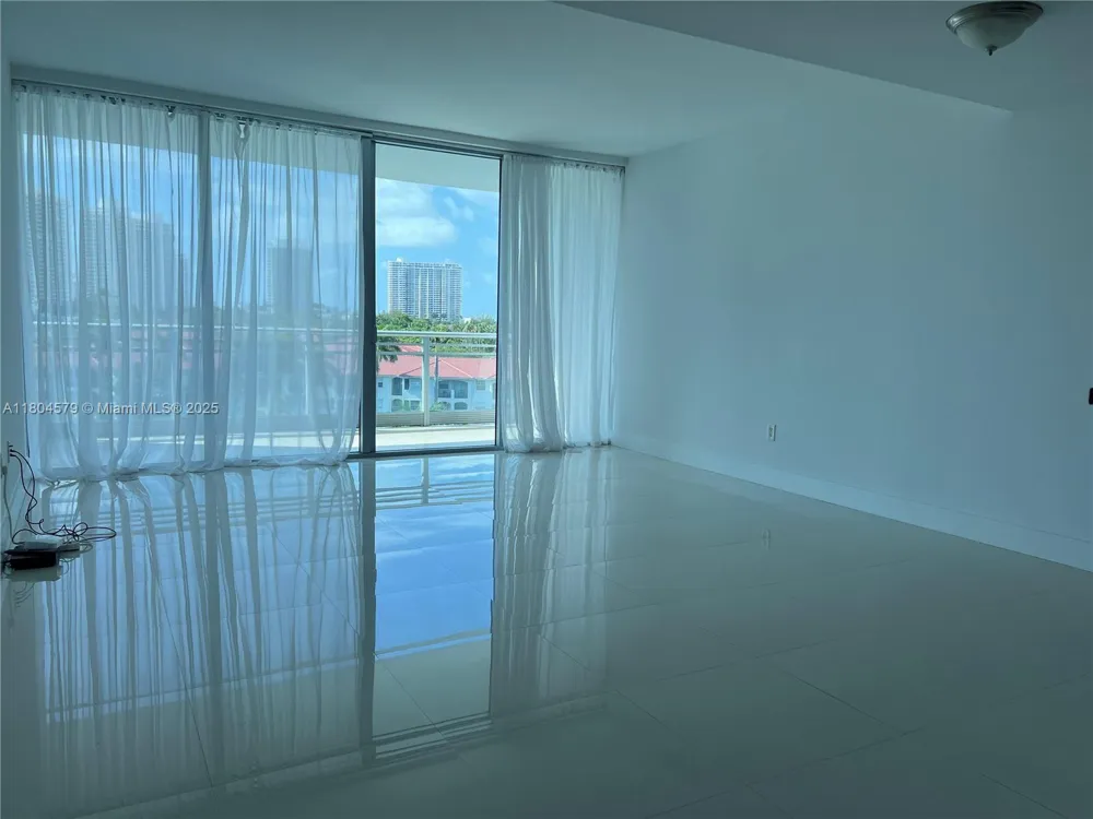 2950 NE 188th St #444 Aventura, FL 33180