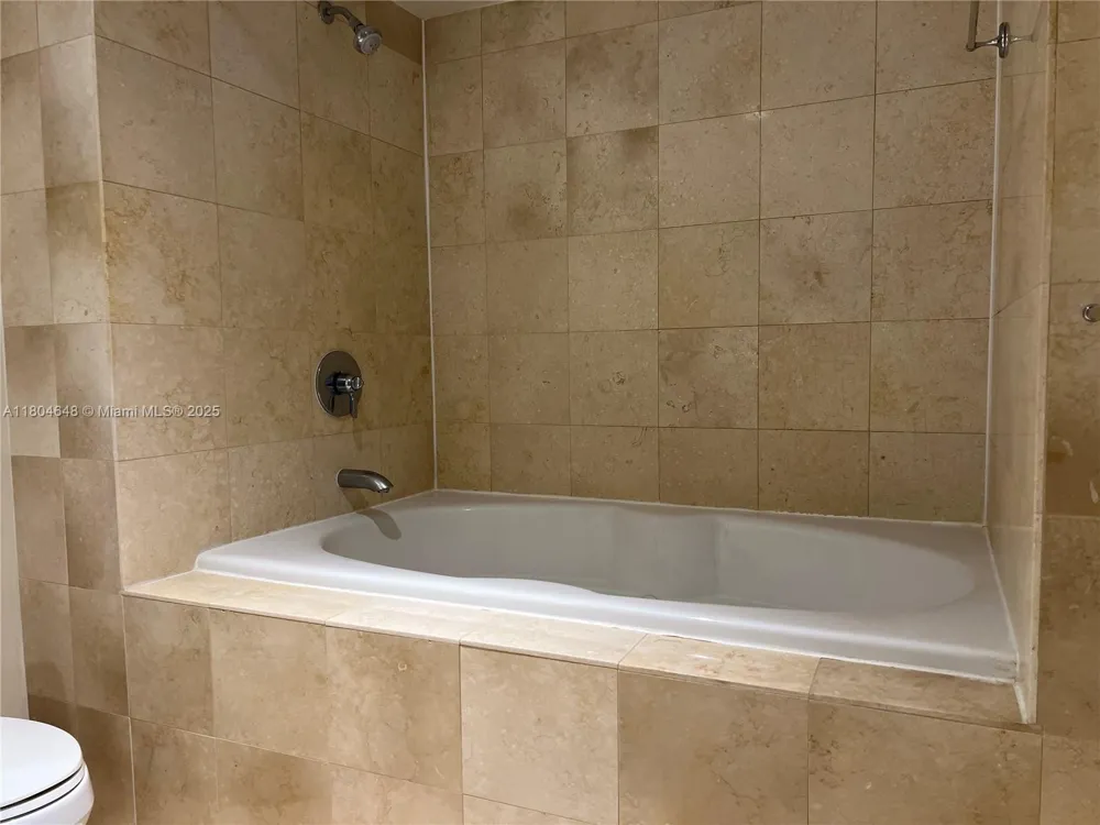 1800 S Ocean Dr #2006 Hallandale Beach, FL 33009