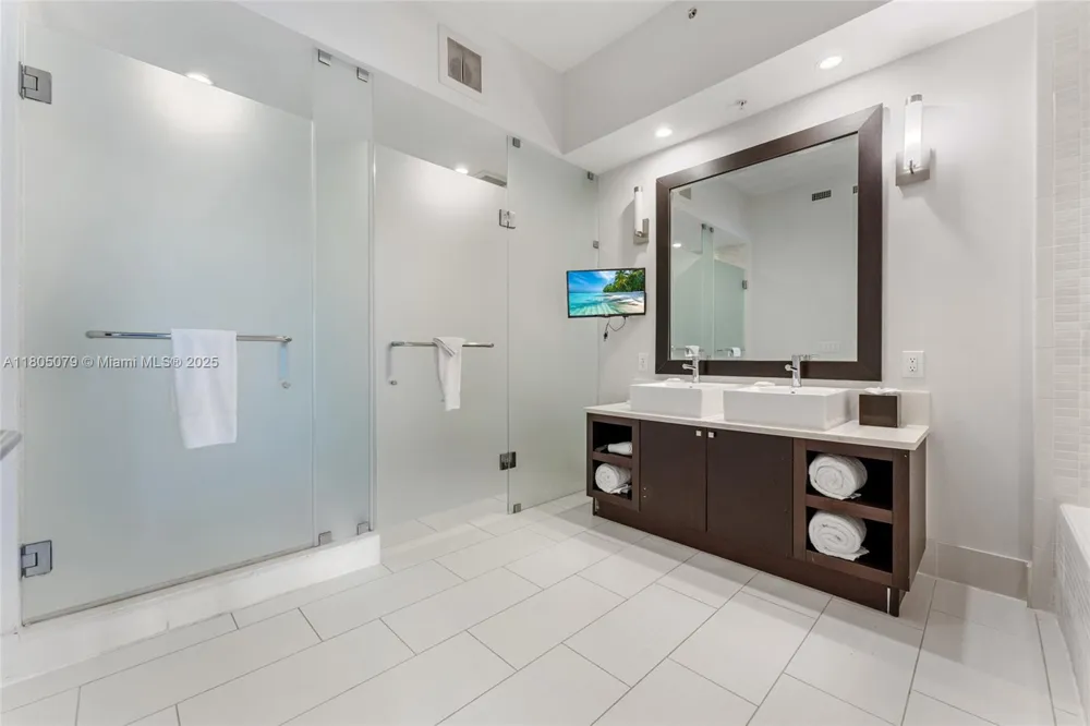 5300 NW 87th Ave #1513 Doral, FL 33178