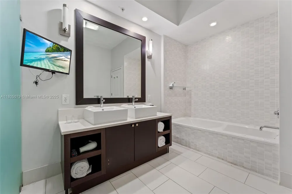 5300 NW 87th Ave #1513 Doral, FL 33178