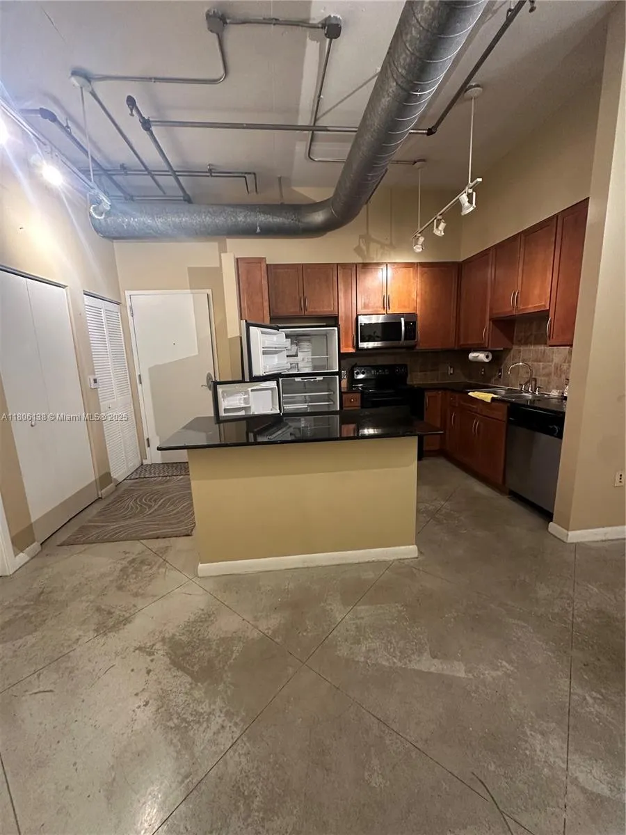 2001 Biscayne Blvd #3503 Miami, FL 33137