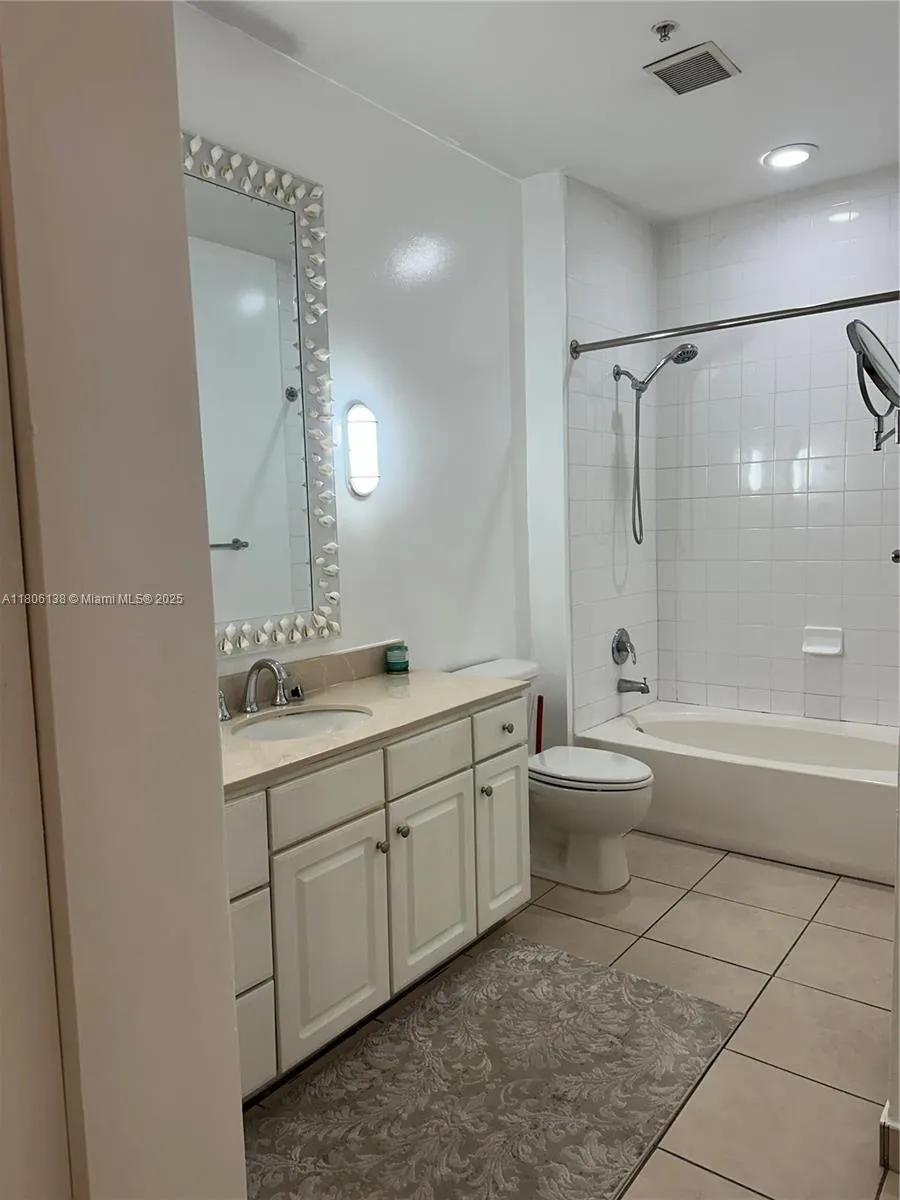 2001 Biscayne Blvd #3503 Miami, FL 33137