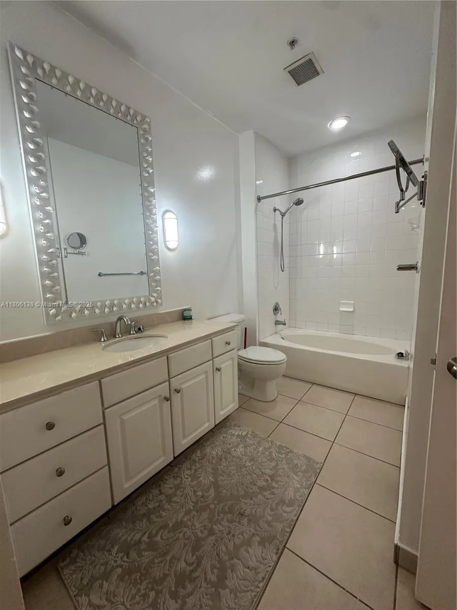 2001 Biscayne Blvd #3503 Miami, FL 33137