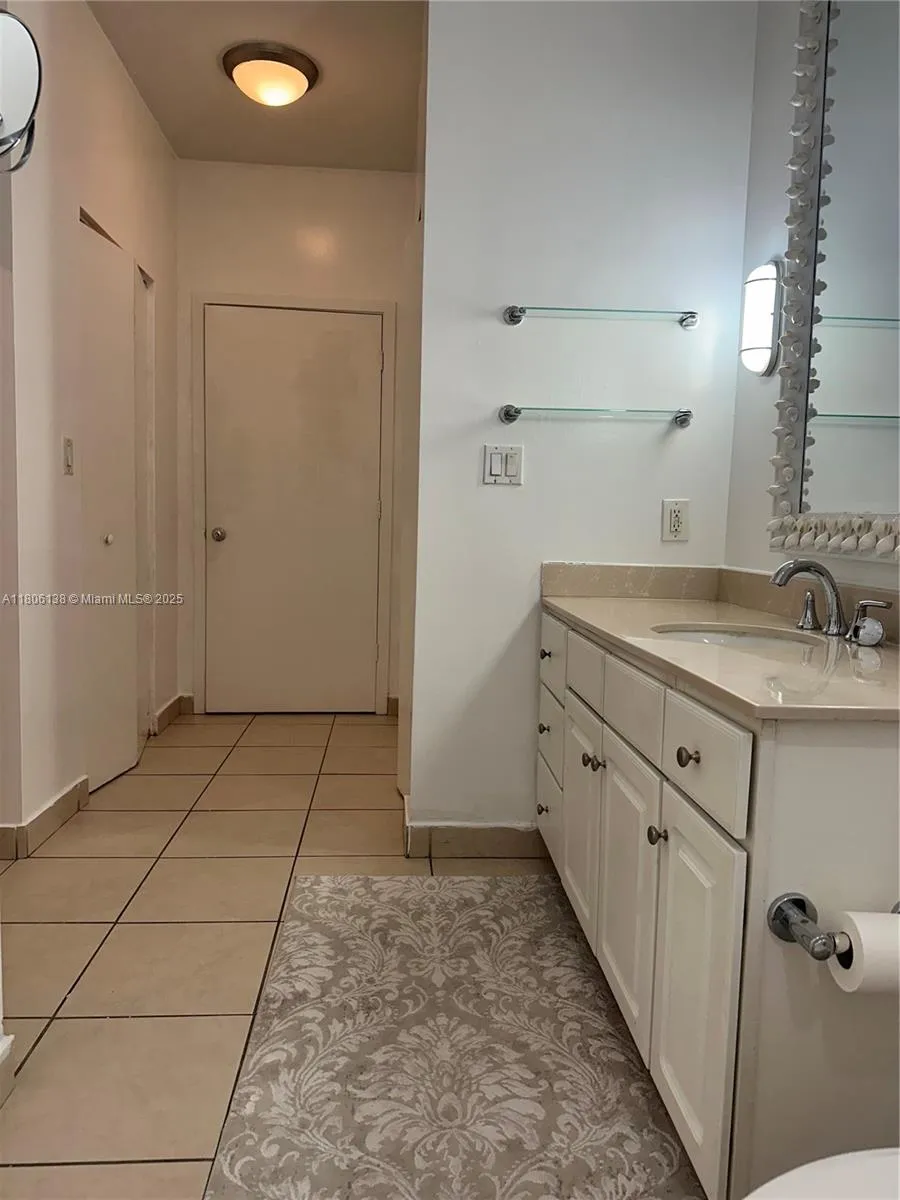 2001 Biscayne Blvd #3503 Miami, FL 33137
