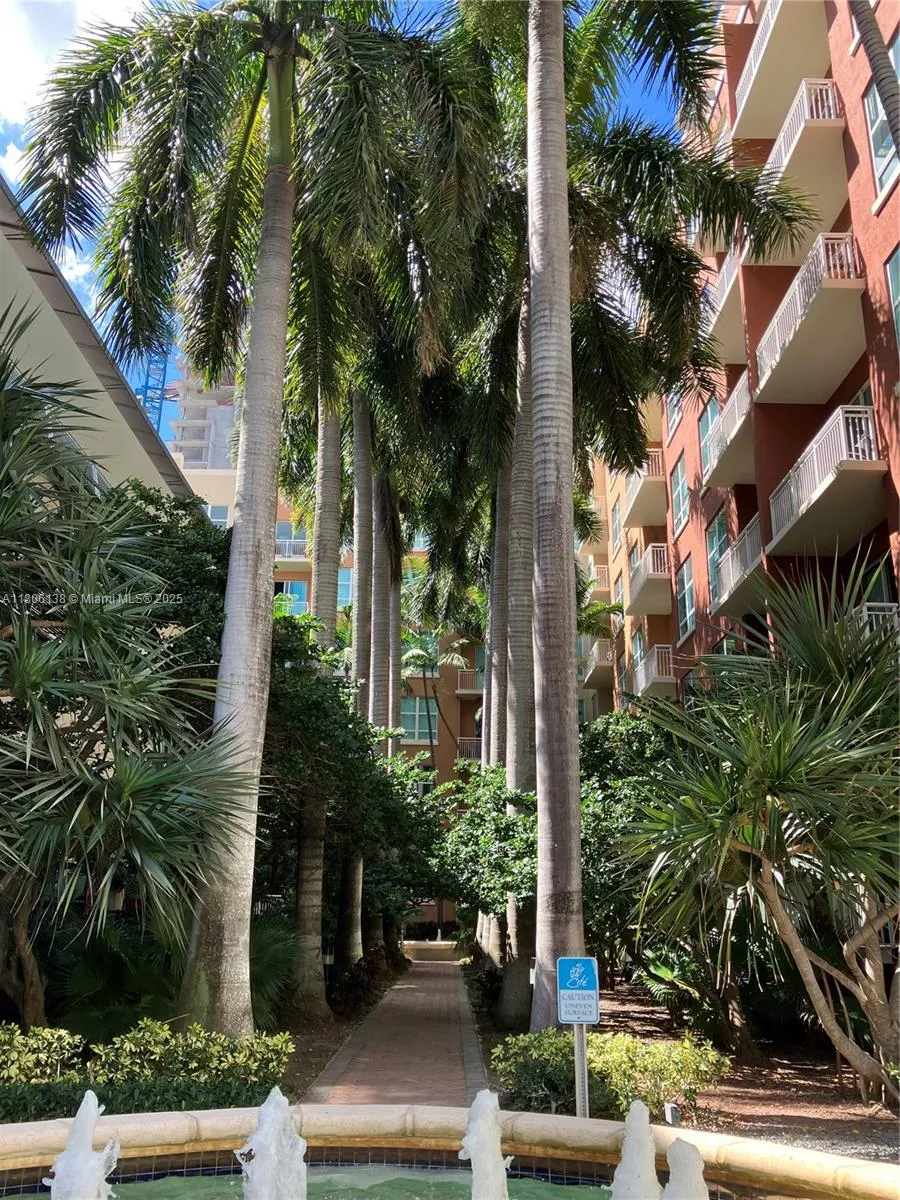2001 Biscayne Blvd #3503 Miami, FL 33137